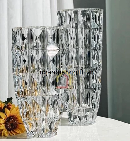 Bình hoa thủy tinh khía